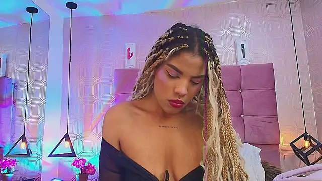 Snapshot of LexieBloom chatting on October 7, 2025, 3:58 am LexieBloom online show from October 7, 2025, 3:58 am