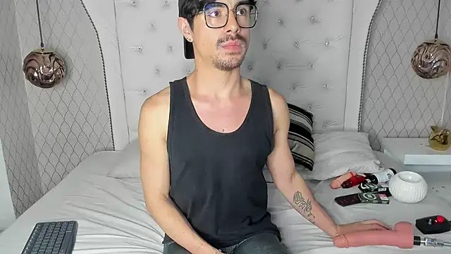 BryCams3 online show from September 14, 2025, 11:15 pm