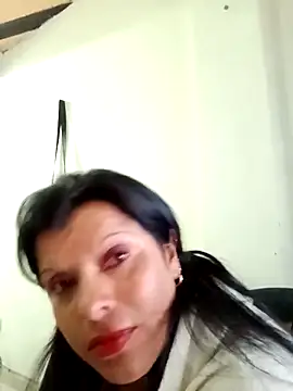 Hanna Kieran online show from October 1, 2025, 2:39 am