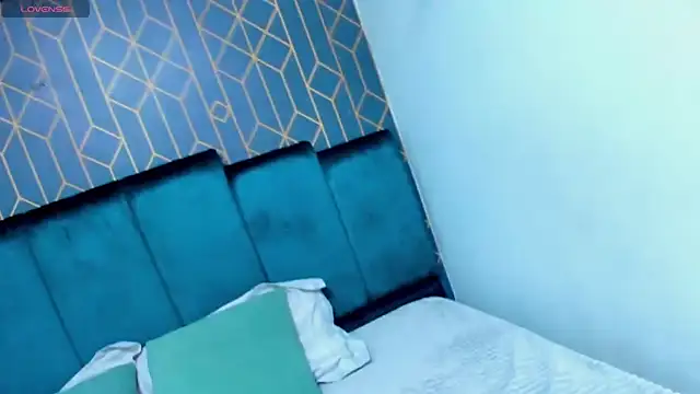 king falconer online show from September 20, 2025, 1:39 am