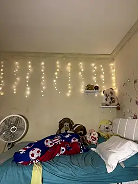 effie castroo online show from October 30, 2025, 3:08 am