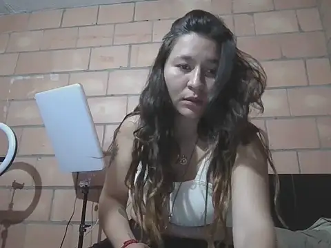 emilykresly online show from November 15, 2025, 2:09 am