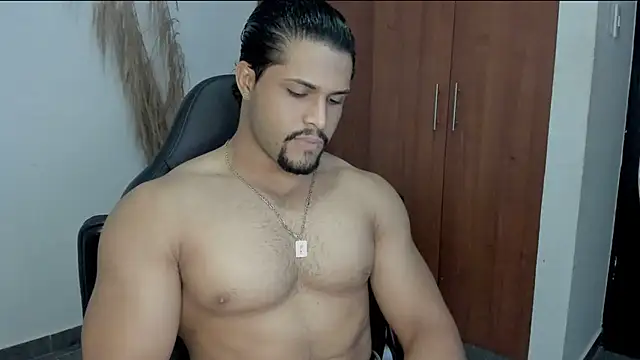 Snapshot of Evansdark1 chatting on July 10, 2026, 12:04 am Evansdark1 online show from July 10, 2026, 12:04 am