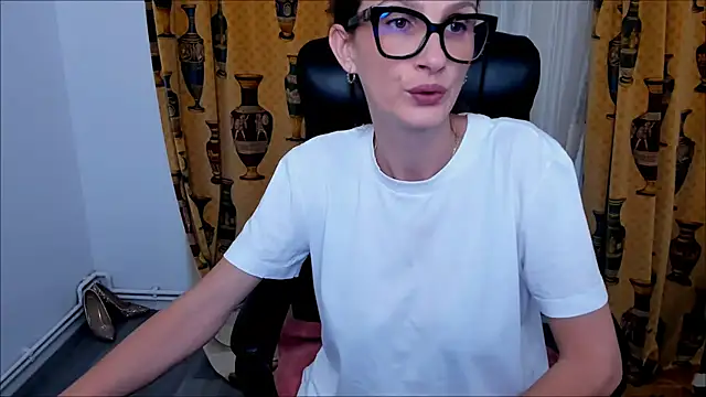 NaughtyWifey1 online show from September 19, 2025, 4:47 am