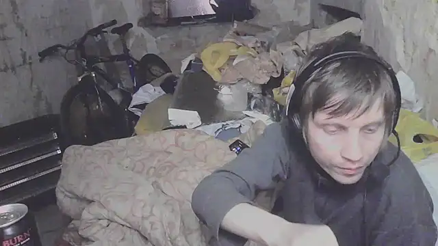 makarov1993 online show from May 7, 2026, 10:04 pm