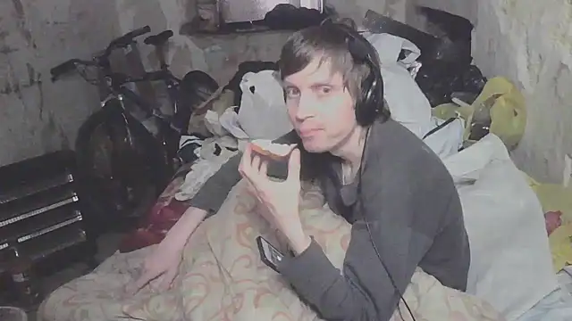 makarov1993 online show from May 18, 2026, 6:36 pm