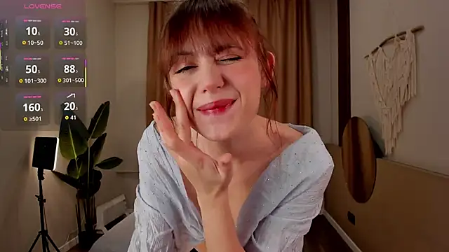 chloe dreammm online show from October 26, 2025, 5:13 am