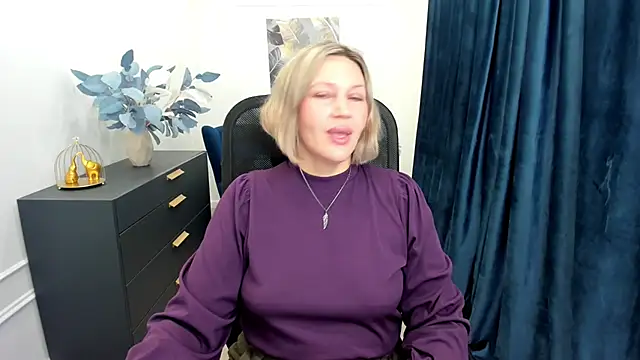 NinaStarle online show from October 11, 2025, 4:44 am