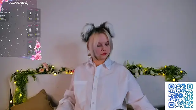 Snapshot of girlllsooft chatting on October 23, 2025, 1:10 pm girlllsooft online show from October 23, 2025, 1:10 pm