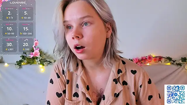 Snapshot of girlllsooft chatting on November 7, 2025, 1:38 am girlllsooft online show from November 7, 2025, 1:38 am