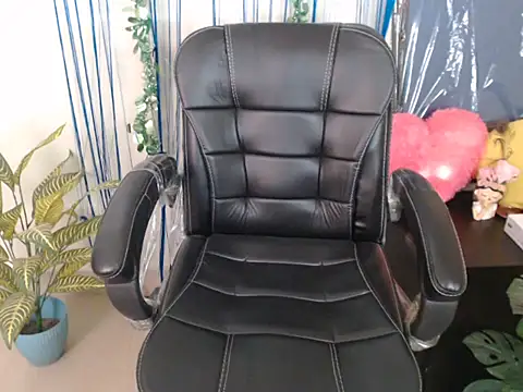 anika bold online show from November 9, 2025, 3:27 am