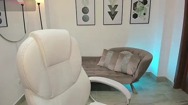 dafne hills online show from September 27, 2025, 7:30 pm