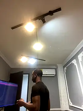 CharlesBrown  online show from December 17, 2025, 11:27 am