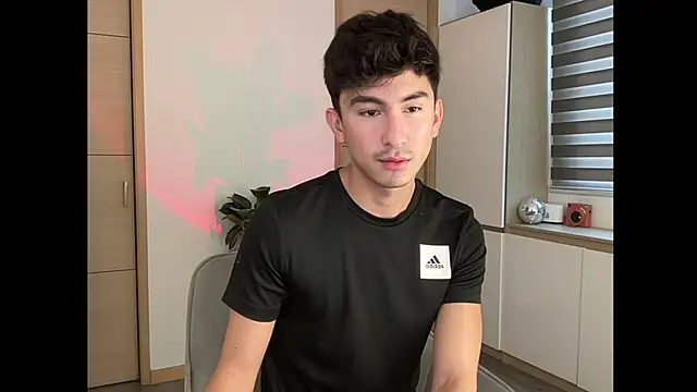 sweettaaron01 online show from October 7, 2025, 5:43 pm