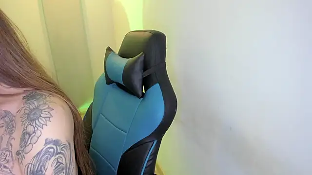 Scarbadgirl  online show from March 13, 2026, 3:46 am