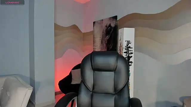 SarahYates online show from May 22, 2026, 4:08 am