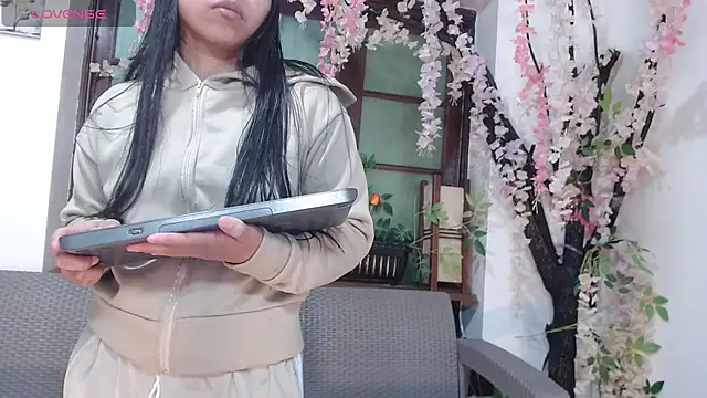 samara selene online show from July 29, 2026, 3:04 am