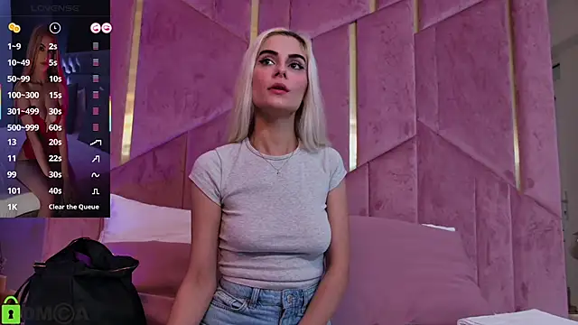 SelenaDaze online show from November 28, 2025, 6:27 am