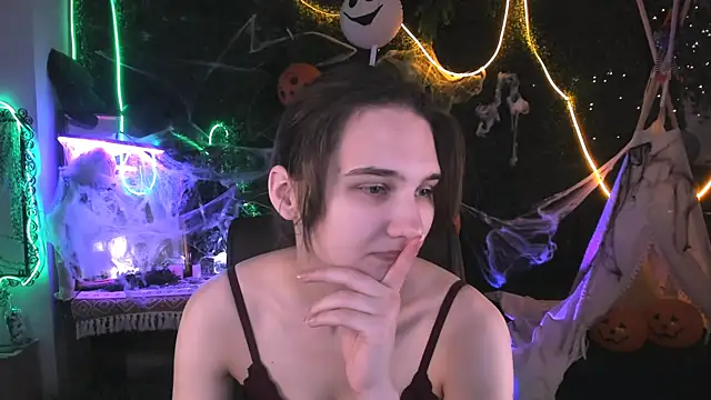 TessaMill online show from October 27, 2025, 9:13 am