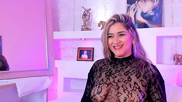 NicoleDiior online show from October 21, 2025, 2:51 pm