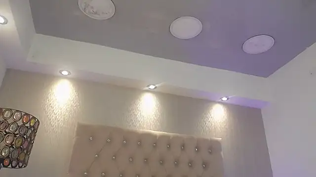 VeronicaBlake online show from November 14, 2025, 1:10 pm