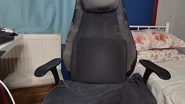 Snapshot of flydirty chatting on October 11, 2025, 10:19 pm flydirty online show from October 11, 2025, 10:19 pm