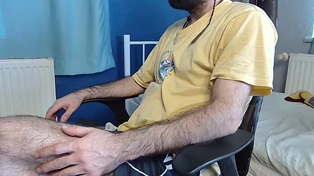 Snapshot of flydirty chatting on November 16, 2025, 12:11 pm flydirty online show from November 16, 2025, 12:11 pm