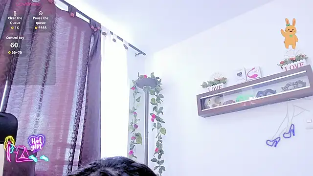 miaroberts69 online show from April 18, 2026, 9:48 pm