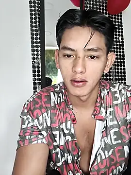 Snapshot of Hiroshi_Shen chatting on October 13, 2025, 12:27 pm Hiroshi Shen online show from October 13, 2025, 12:27 pm