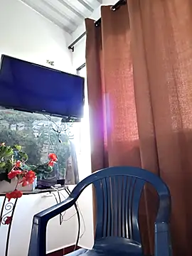 Snapshot of Hiroshi_Shen chatting on October 18, 2025, 11:55 am Hiroshi Shen online show from October 18, 2025, 11:55 am