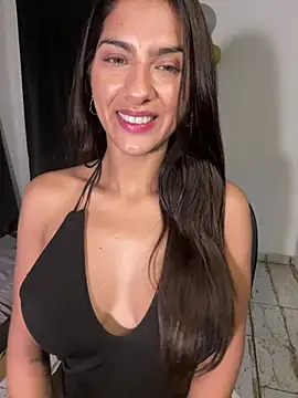 Snapshot of chicachocolate01 chatting on April 7, 2026, 3:18 am chicachocolate01 online show from April 7, 2026, 3:18 am