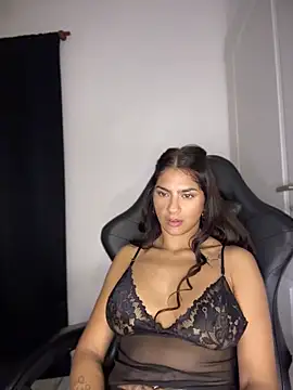 Snapshot of chicachocolate01 chatting on June 2, 2026, 1:51 am chicachocolate01 online show from June 2, 2026, 1:51 am