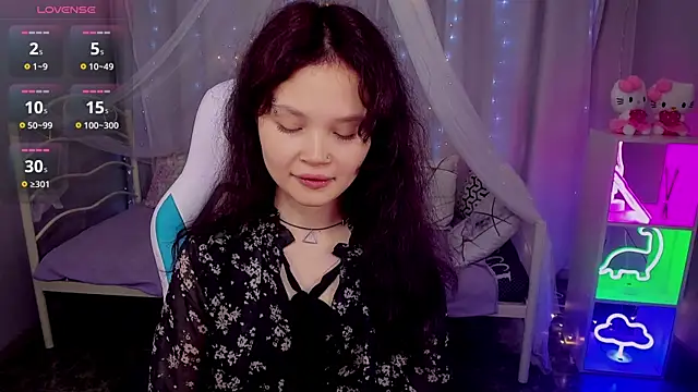 Snapshot of EmilyChaves chatting on April 27, 2026, 6:44 am EmilyChaves online show from April 27, 2026, 6:44 am