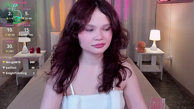EmilyChaves online show from June 9, 2026, 8:15 am