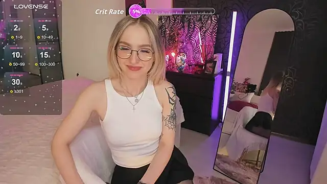 Snapshot of Annie_Leone chatting on May 31, 2026, 8:21 pm Annie Leone online show from May 31, 2026, 8:21 pm