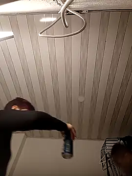 queemking online show from April 17, 2026, 12:57 am