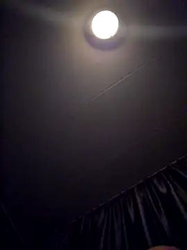 Bottem010 online show from September 27, 2025, 1:32 am