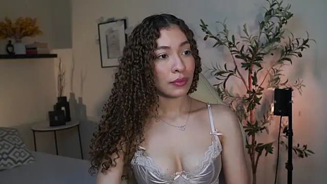 Snapshot of isabella-garcia- chatting on July 1, 2026, 1:51 am isabella-garcia- online show from July 1, 2026, 1:51 am