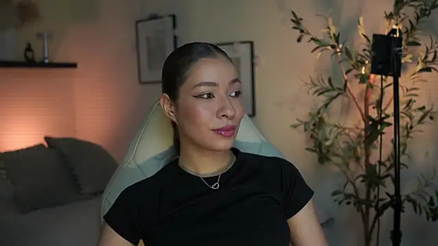 Snapshot of isabella-garcia- chatting on July 15, 2026, 1:33 am isabella-garcia- online show from July 15, 2026, 1:33 am