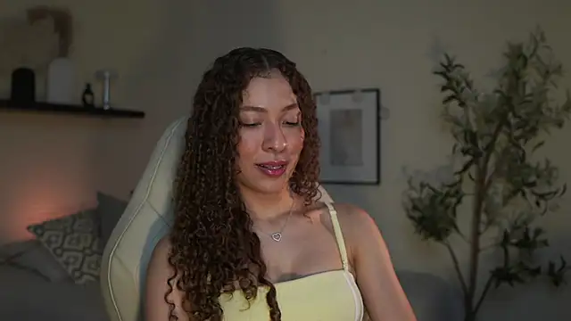 Snapshot of isabella-garcia- chatting on July 25, 2026, 9:12 pm isabella-garcia- online show from July 25, 2026, 9:12 pm