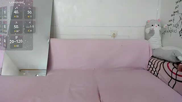 Lil Foxy9 online show from July 22, 2026, 4:37 am