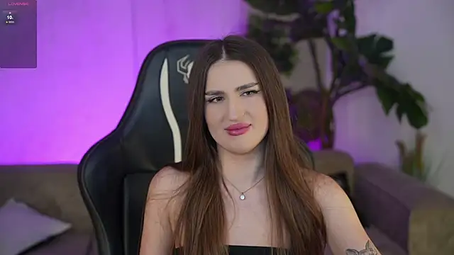 Goldie Flame online show from October 15, 2025, 2:33 am