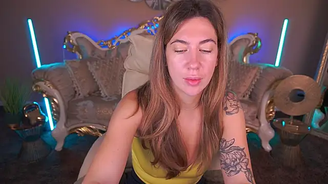 KateShanny online show from November 28, 2025, 7:11 am