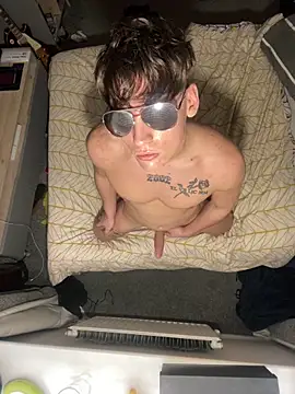 naughtyboy0124 online show from February 7, 2026, 1:37 pm