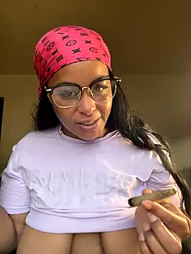 Snapshot of yummy0322 chatting on October 30, 2025, 12:50 pm yummy0322 online show from October 30, 2025, 12:50 pm