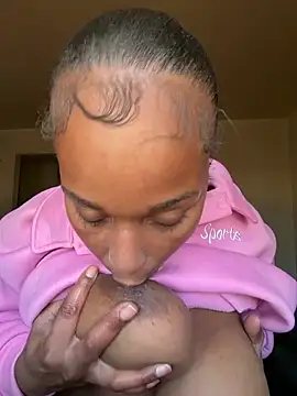 Snapshot of yummy0322 chatting on November 23, 2025, 3:45 pm yummy0322 online show from November 23, 2025, 3:45 pm