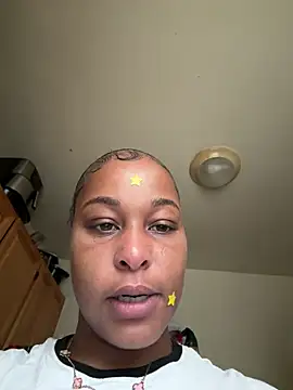 Snapshot of yummy0322 chatting on November 25, 2025, 1:33 pm yummy0322 online show from November 25, 2025, 1:33 pm