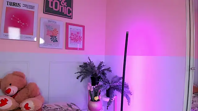 Camila Rivers online show from March 28, 2026, 4:34 am