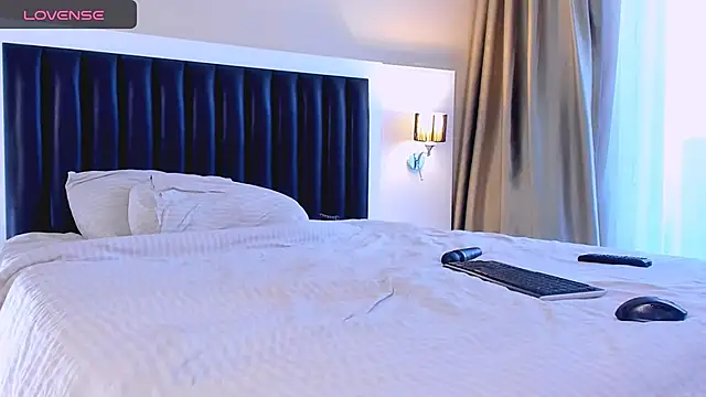 marrenaa online show from November 25, 2025, 7:08 am