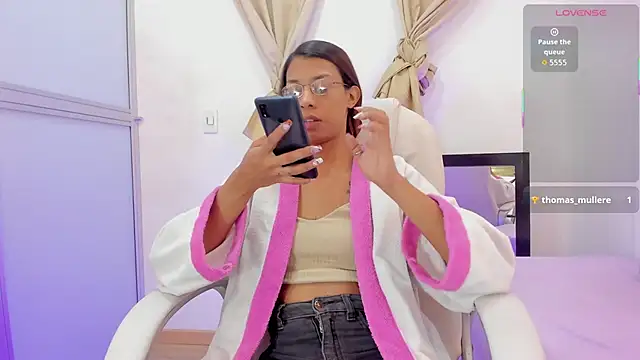 ivi lopez online show from October 17, 2025, 6:21 pm